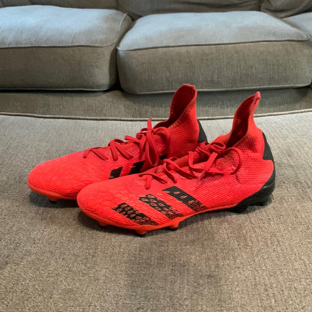Good comfortable soccer cleats cool colors
